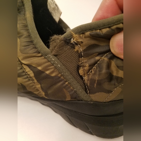 Aldo Men's Pufferlounge Loafers Green Camouflage Size 13 Faux Fur Lined - Picture 16 of 16